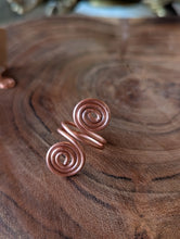 Cargar imagen en el visor de la galería, Copper Spiral Ring