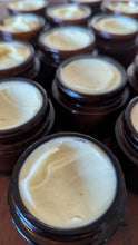 Carica l&#39;immagine nel visualizzatore di Gallery, Breathe Easy Balm
